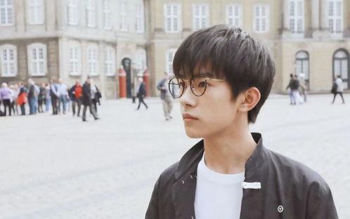 易烊千玺娱乐吃瓜,幕后故事与精彩瞬间